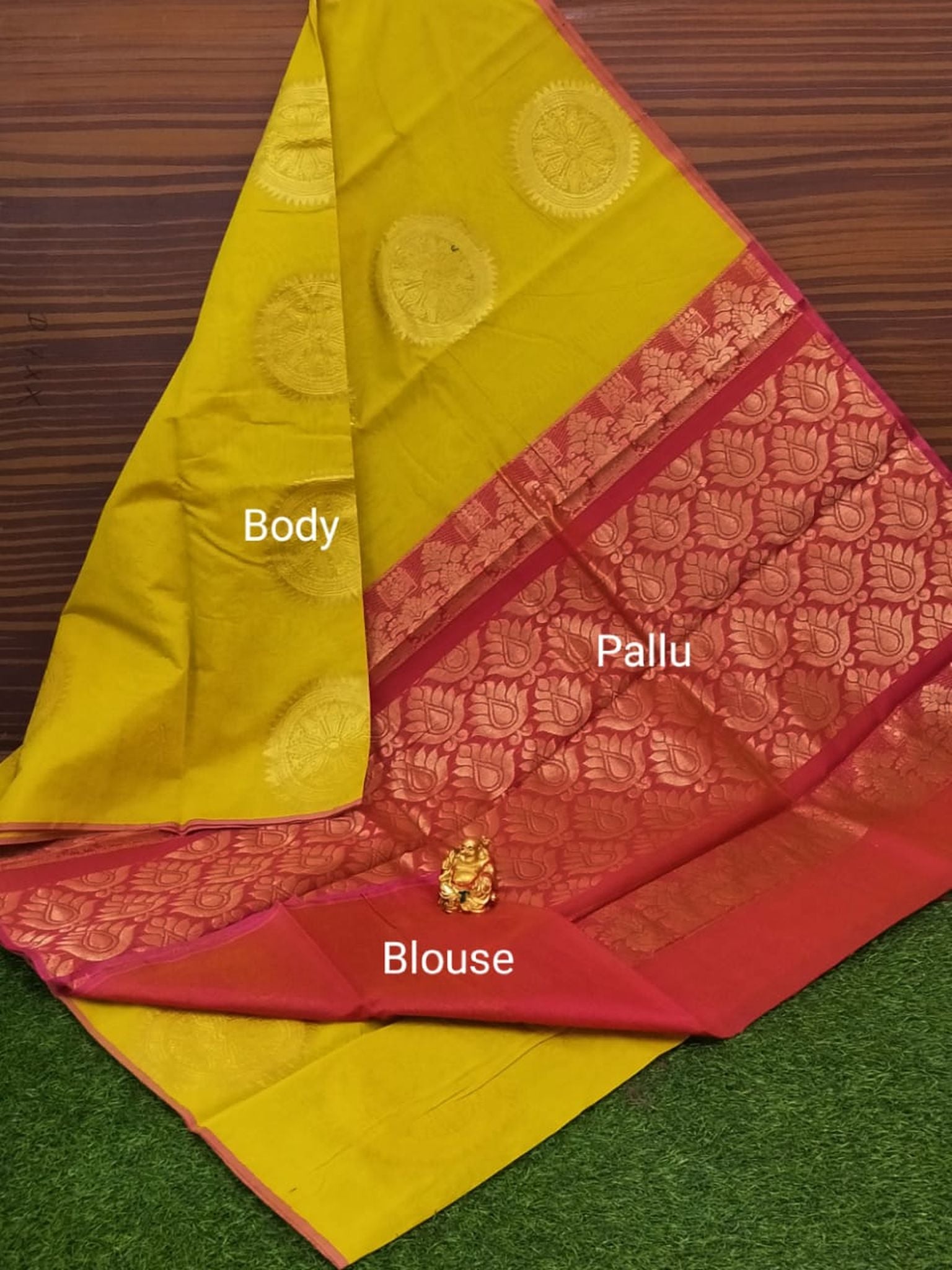 Border Less Kuppadam Silk Cotton Saree