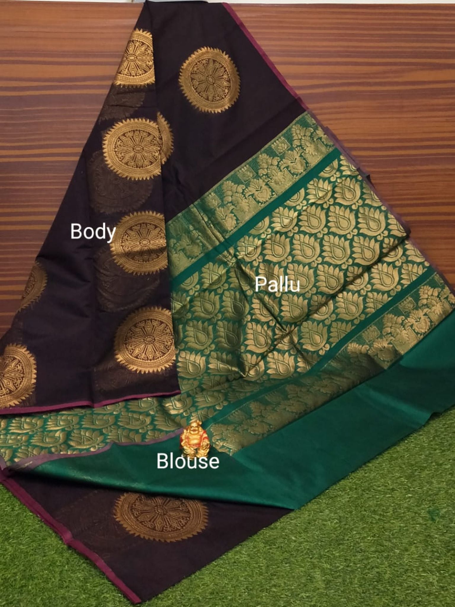 Border Less Kuppadam Silk Cotton Saree