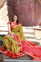 Load image into Gallery viewer, Uppada Pure Silk Handwoven Silk Saree
