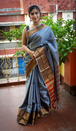 Alluring Sky Color Muslin Silk With Embose On All Over Body