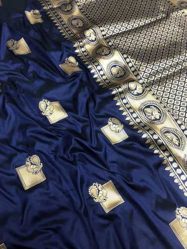 Charming Begni Colored Soft Silk Saree With Buttas