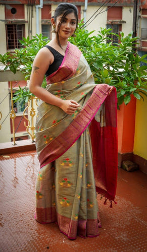 Ravishing Crystal Silk Saree