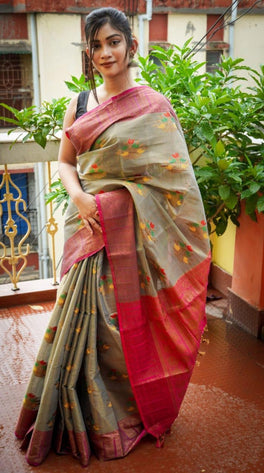 Ravishing Crystal Silk Saree